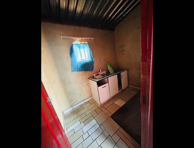 1 BEDROOM HOUSE FOR SALE IN ESSELEN PARK